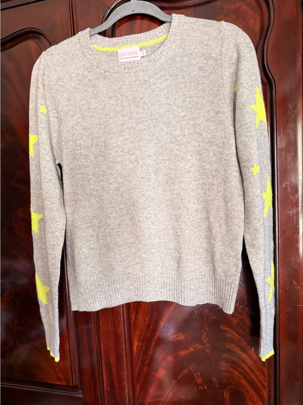 BRODIE 100% Cashmere Super Gray Sweater w/ Neon Yellow Star Sleeves Size M NWOT